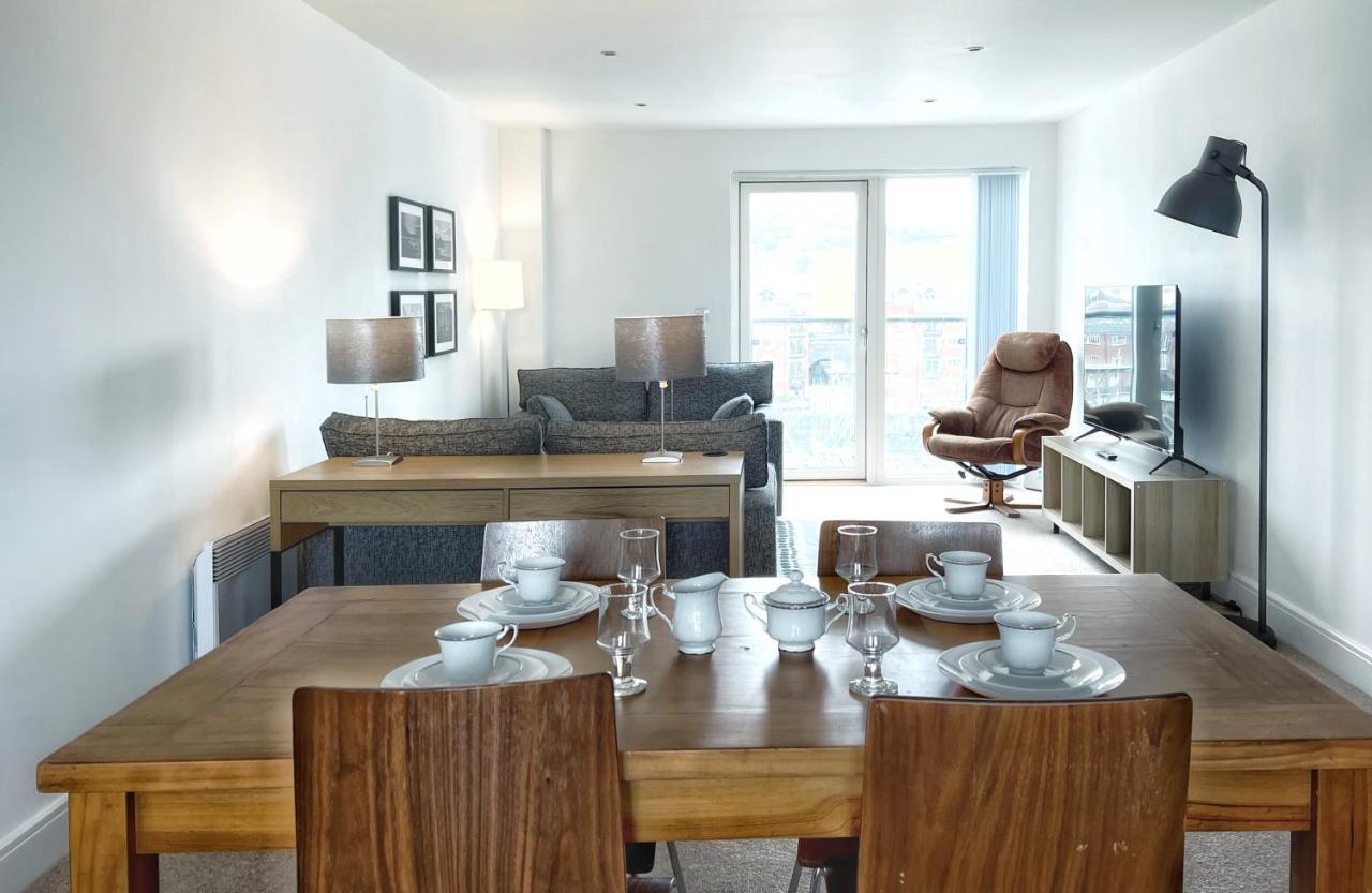 Elegant And Bright Seaside Apt In Swansea Marina Eksteriør bilde