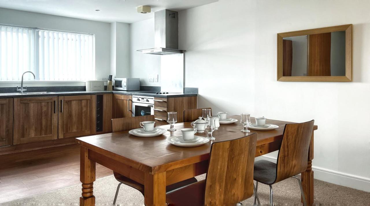 Elegant And Bright Seaside Apt In Swansea Marina Eksteriør bilde