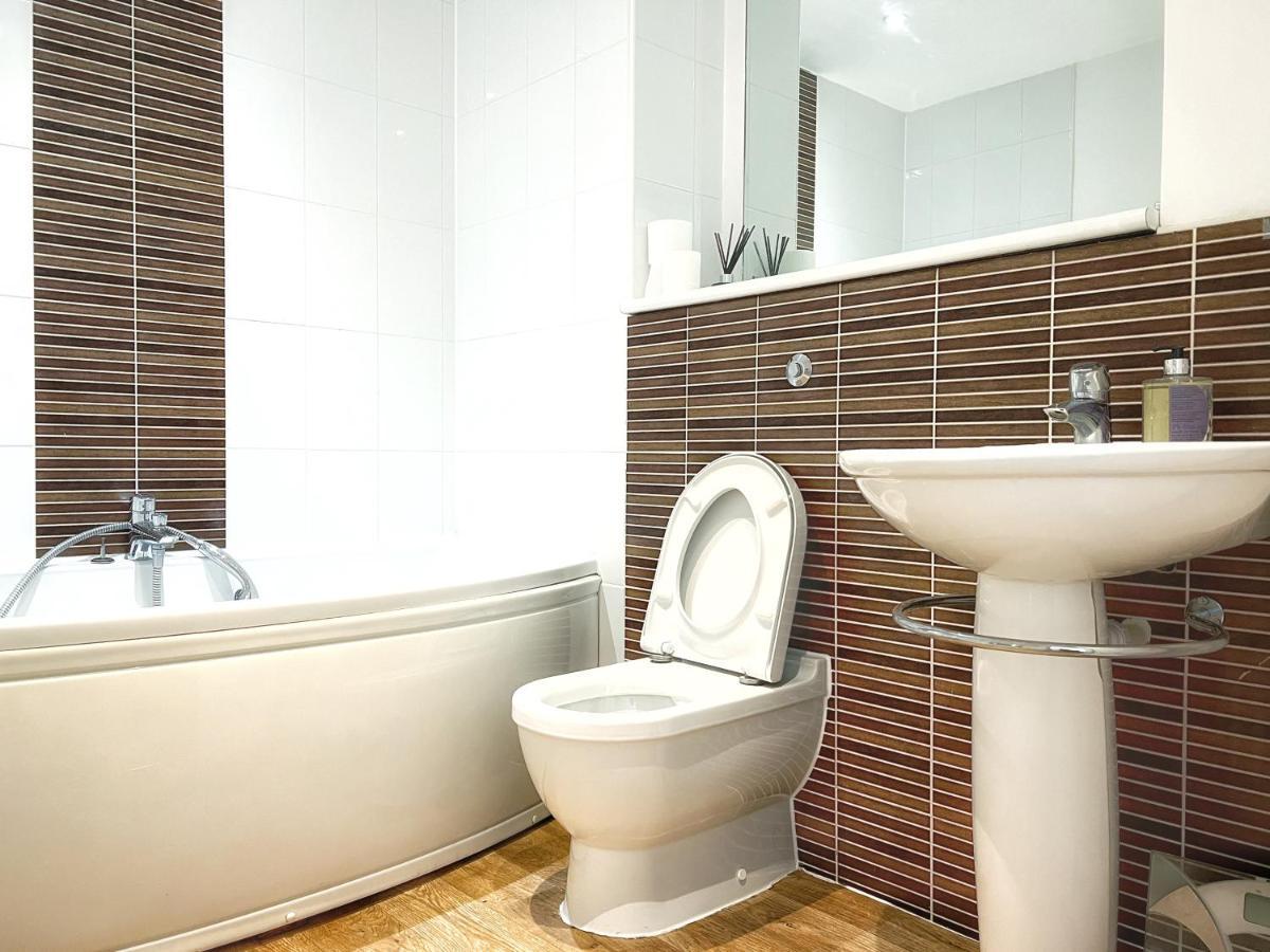 Elegant And Bright Seaside Apt In Swansea Marina Eksteriør bilde