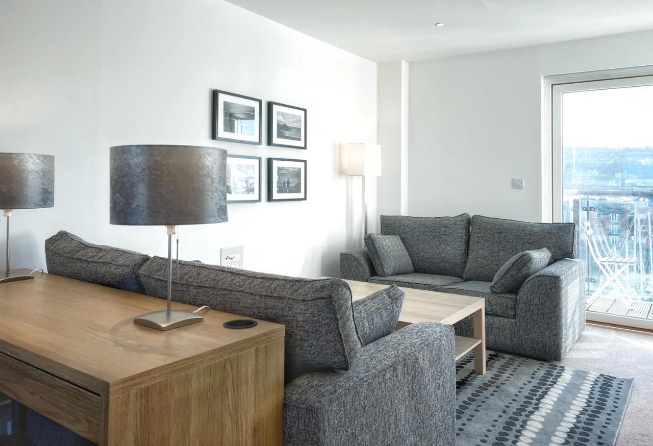 Elegant And Bright Seaside Apt In Swansea Marina Eksteriør bilde